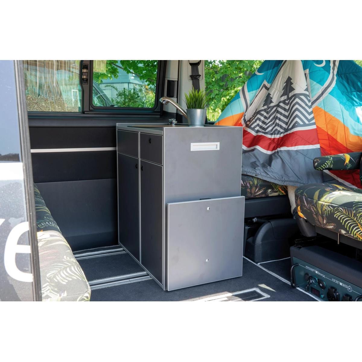 Bus-Boxx Zurrösen für VW T5/T6, 4er-Set bei Camping Wagner Campingzubehör