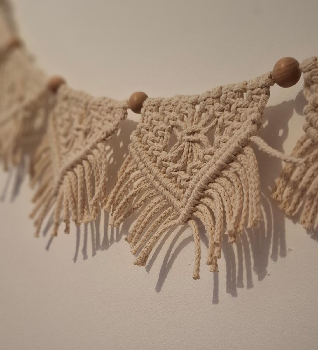 Knotenliebe Makramee Wimpelkette, natur, 80cm