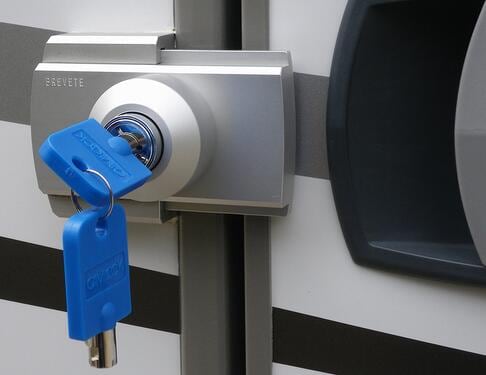 Universal-Schloss für Aufbautüren