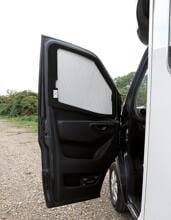 Remis REMIfront Scheiben-Verdunklung für Mercedes Sprinter ab Bj. 06/2018, Seite links ohne Einstiegsgriff