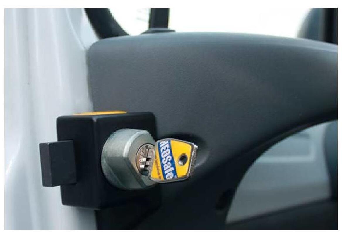 Mobiler Safe Tresor für Mercedes-Benz Sprinter ab BJ. 2006 mit Diebstahl  Spezialschloss, Spezial Sicherheitsschlüssel 