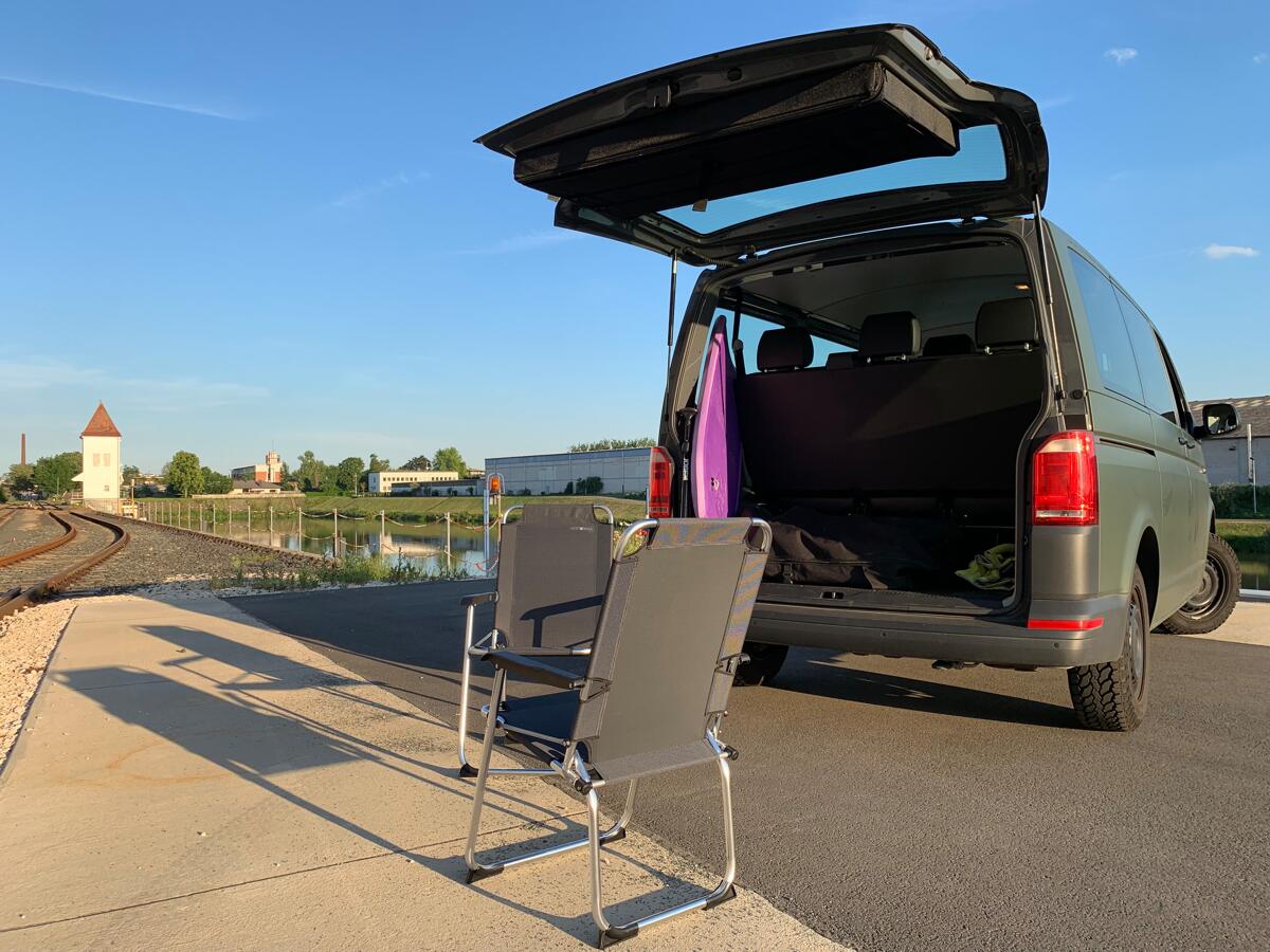 Bus-Boxx chairBOXX Klappstuhl-Set mit Heckklappen-Modul für VW T5/T6 bei Camping  Wagner Campingzubehör
