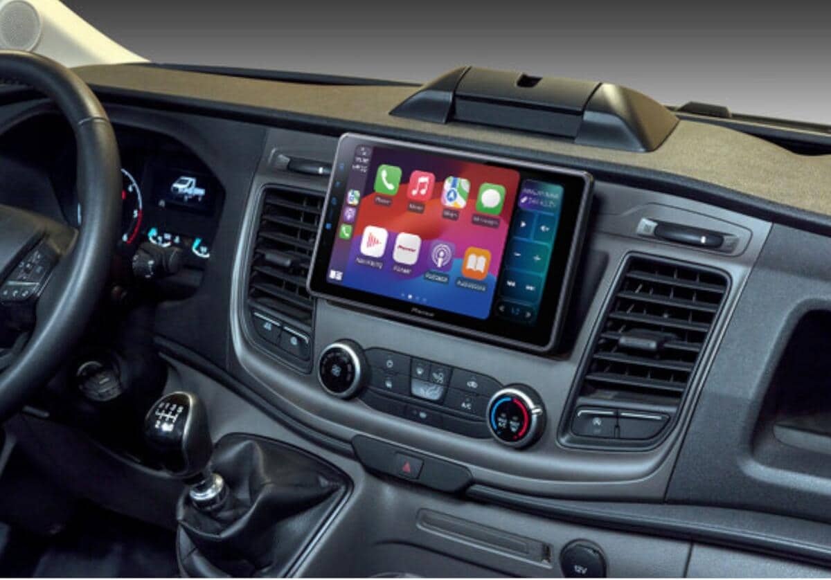 Pioneer SPH-EVO98DAB-C-T Mediacenter mit 9"-Touchscreen, inkl. Camper Navigations App, Einbaukit für Ford Transit