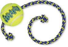 KONG® SqueakAir Ball, mit Tau, Gr.M