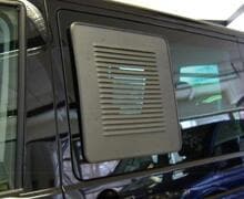 Reimo AirVent Lüftungsgitter für VW T7, Breite Ausführung, Schiebefenster rechts