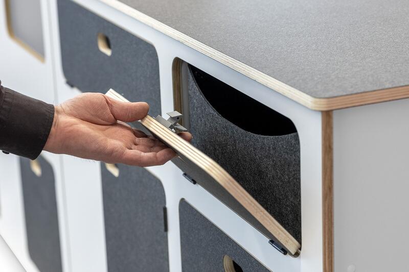 Produktabbildung: Flatpack-Möbelzeile für VW T5/T6/T6.1 kurzer Radstand, weiß/basalt
