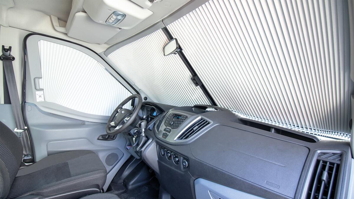Remis REMIfront Scheiben-Verdunkelung für Ford Transit ab Bj. 07/2019, Front mit Sensor ohne Ablage