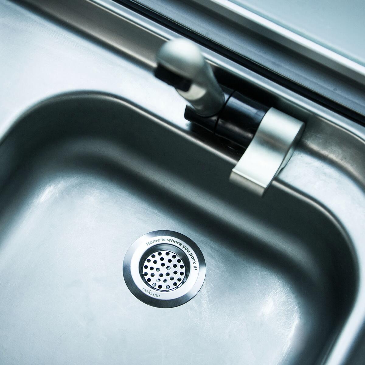 Chrom Abflusssieb Für Waschbecken - Mit Haarfänger, 2-in-1 Funktion, Einfach Zu Installieren